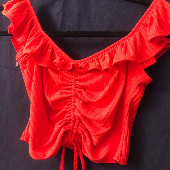 Red crop top - Picture 2 of 4